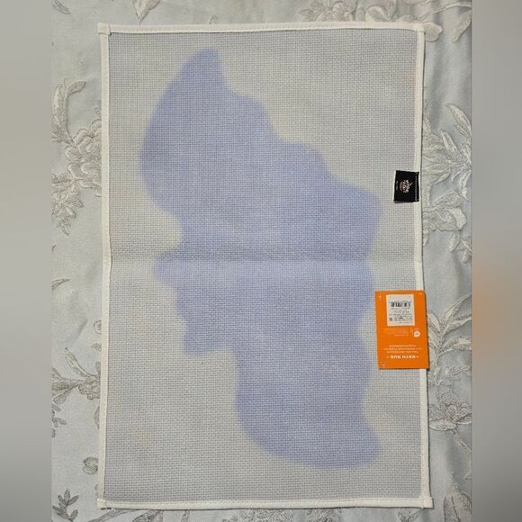 New Halloween Bat Bath Rug - Hyde & EEK! 17" × 24" - Picture 5 of 7